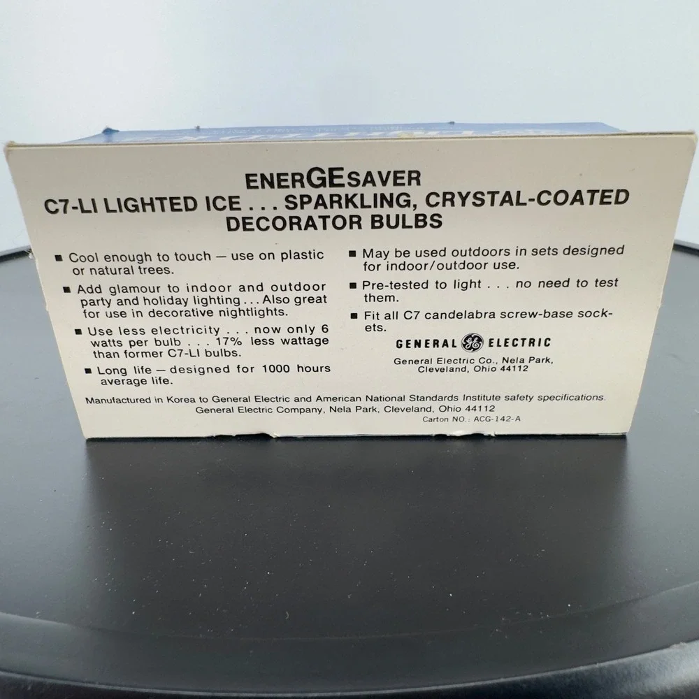 Vintage GE Lighted Ice C7-LI Energesaver Bulbs Crystal Coated 2 Pack White